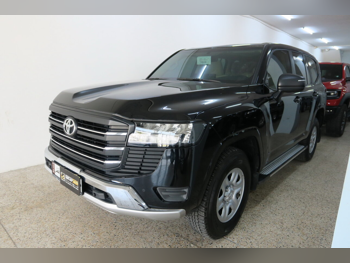 تويوتا لاند كروزر جي اكس 2024 اوتوماتيك 39,000 كم 6 سلندر دفع رباعي اس يو في أسود تحت الضمان