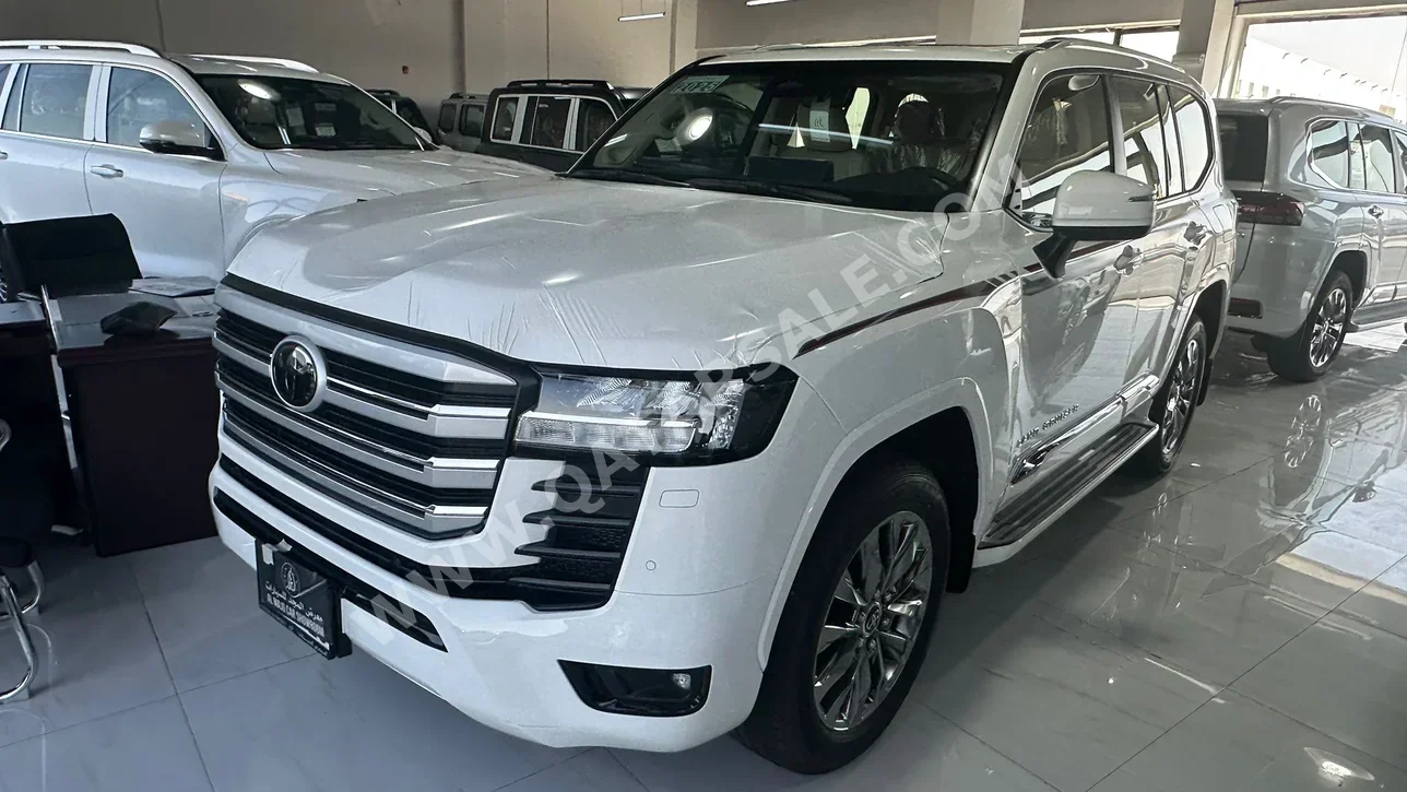 Toyota  Land Cruiser  GXR  2025  Automatic  0 Km  6 Cylinder  Four Wheel Drive (4WD)  SUV  White  With Warranty