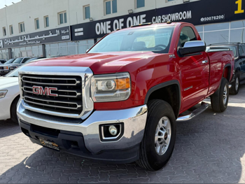GMC  Sierra  SLE  2015  Automatic  164,000 Km  8 Cylinder  Four Wheel Drive (4WD)  Pick Up  Red