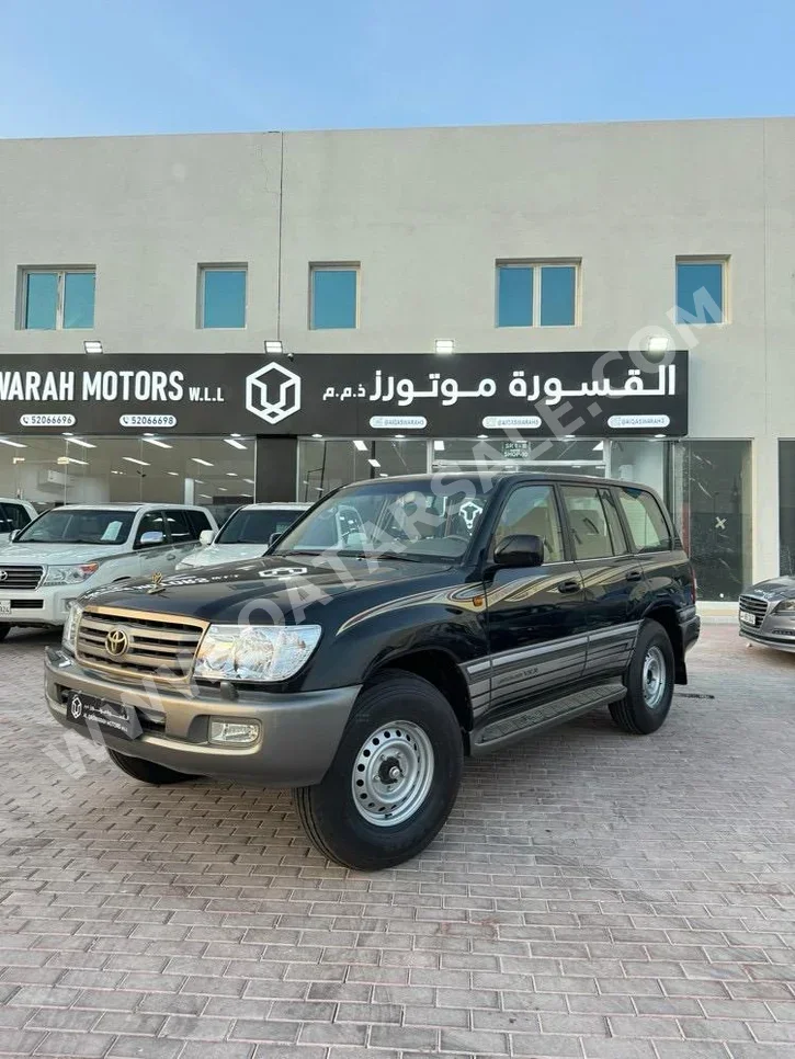 Toyota  Land Cruiser  VXR  2006  Automatic  400,000 Km  8 Cylinder  Four Wheel Drive (4WD)  SUV  Black