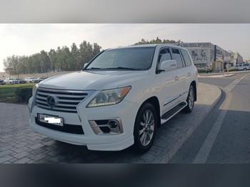 Lexus  LX  570  2012  Automatic  453,000 Km  8 Cylinder  Four Wheel Drive (4WD)  SUV  White