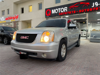 GMC  Yukon  XL  2014  Automatic  360,000 Km  8 Cylinder  Four Wheel Drive (4WD)  SUV  Silver
