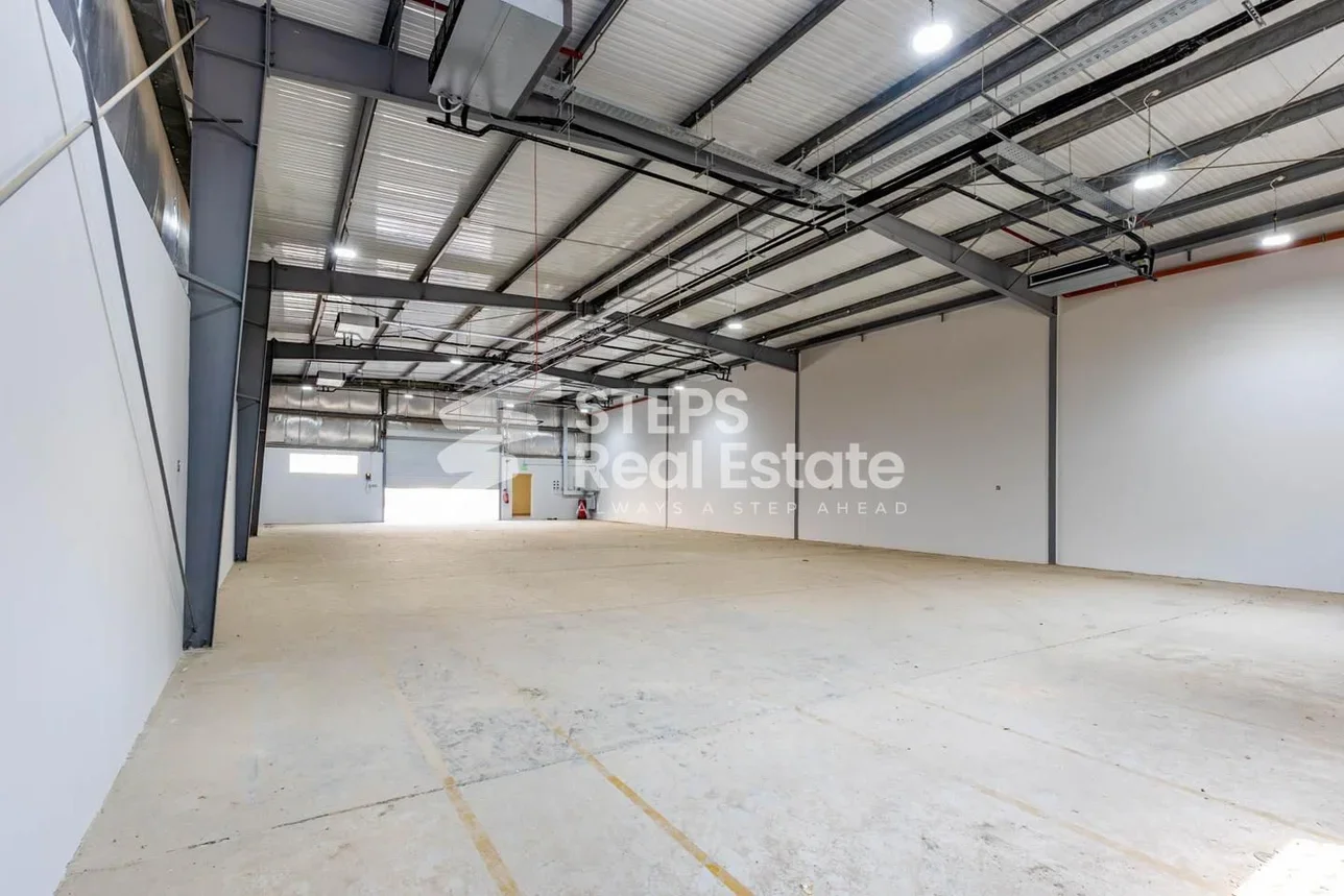مخازن و مستودعات - الريان - المنطقة الصناعية -المساحة: 450 متر مربع