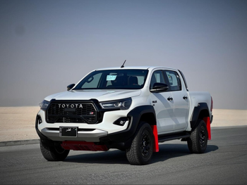 تويوتا  هاي لوكس  جي ار سبورت  2025  اوتوماتيك  0 كم  6 سلندر  دفع رباعي  بيكب  أبيض  تحت الضمان