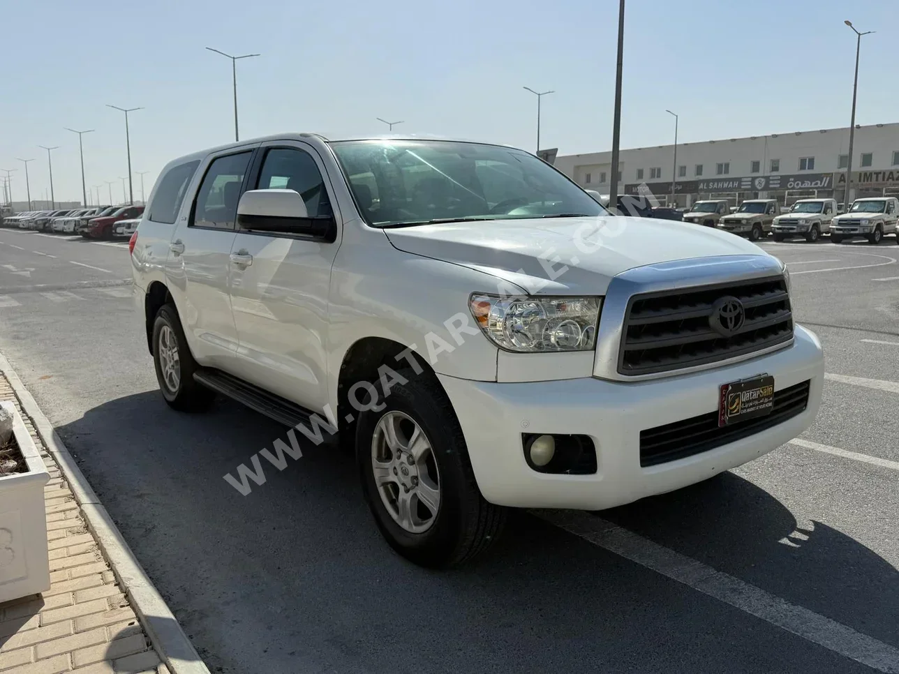 تويوتا سكويا 2016 اوتوماتيك 390,000 كم 8 سلندر دفع رباعي اس يو في أبيض