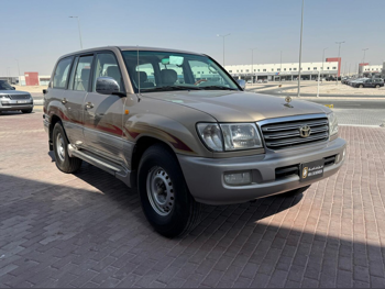 تويوتا لاند كروزر جي اكس ار 2005 عادي 66,000 كم 6 سلندر دفع رباعي اس يو في ذهبي