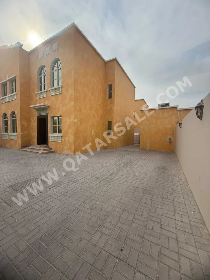 سكن عائلي  - غير مفروشة  - الريان  - عين خالد  - 4 غرف نوم