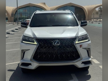 لكزس ال اكس 570 اس 2018 اوتوماتيك 152,000 كم 8 سلندر دفع رباعي اس يو في أبيض تحت الضمان