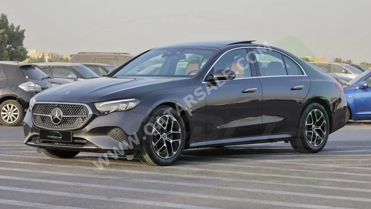 مرسيدس - بنز  اي - كلاس  200  2025  اوتوماتيك  0 كم  4 سلندر  دفع خلفي  سيدان  رمادي