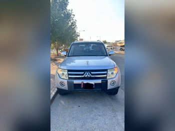 Mitsubishi  Pajero  3.0  2008  Automatic  143,950 Km  6 Cylinder  Four Wheel Drive (4WD)  SUV  Silver