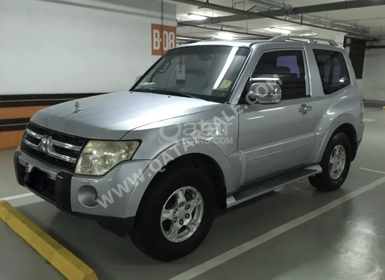 متسوبيشي  باجيرو  3.0  2008  اوتوماتيك  144,000 كم  6 سلندر  دفع رباعي  اس يو في  فضي