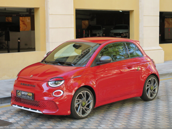 فيات  500  ابارث  2025  اوتوماتيك  6,800 كم  0 سلندر  سحب امامي  هاتشباك  أحمر  تحت الضمان