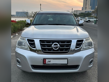 Nissan  Patrol  Platinum  2016  Automatic  185,500 Km  8 Cylinder  Four Wheel Drive (4WD)  SUV  Silver