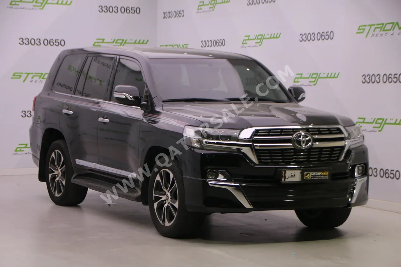 Toyota  Land Cruiser  GXR- Grand Touring  2021  Automatic  215,000 Km  8 Cylinder  Four Wheel Drive (4WD)  SUV  Black