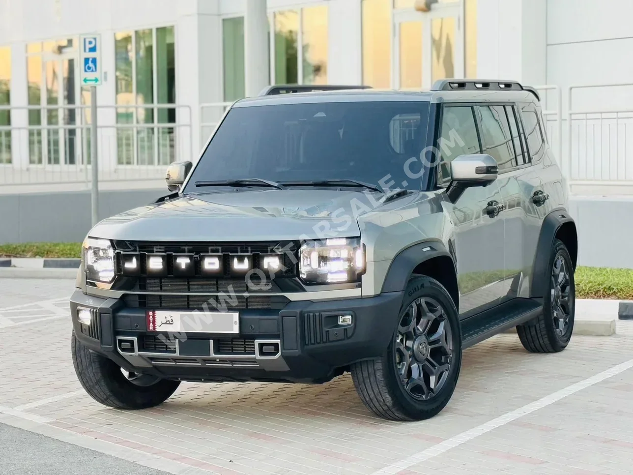 Jetour  T2  2025  Automatic  34,000 Km  4 Cylinder  Four Wheel Drive (4WD)  SUV  Gray  With Warranty