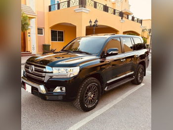 Toyota  Land Cruiser  GXR  2018  Automatic  130,000 Km  8 Cylinder  Four Wheel Drive (4WD)  SUV  Black