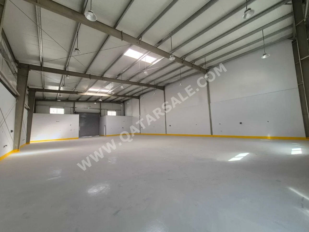 مخازن و مستودعات - الوكرة  - بركة العوامر  -المساحة: 500 متر مربع