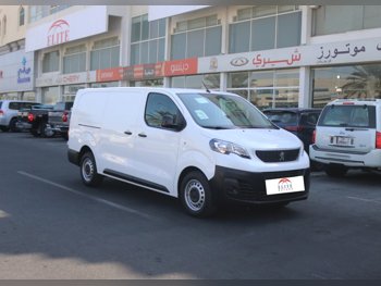 Peugeot  Expert  2022  Automatic  8,000 Km  4 Cylinder  Front Wheel Drive (FWD)  Van / Bus  White