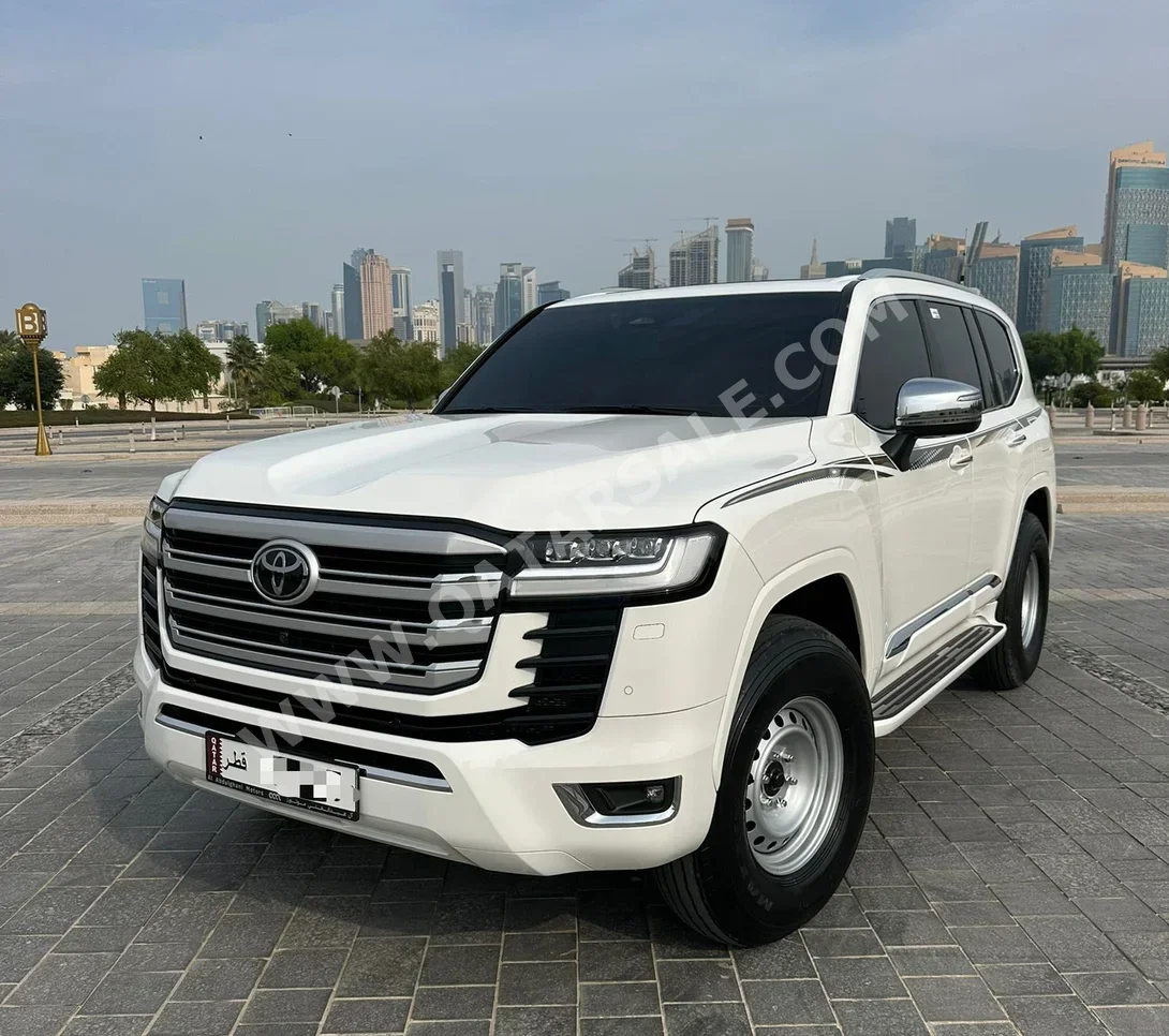 تويوتا  لاند كروزر  في اكس ار توين توربو  2025  اوتوماتيك  7,000 كم  6 سلندر  دفع رباعي  اس يو في  أبيض  تحت الضمان