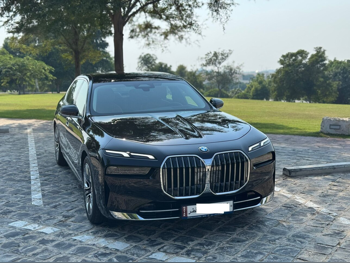 BMW  735  Sedan  Black  2026