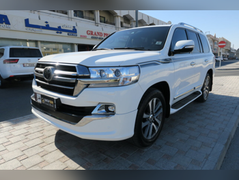 تويوتا  لاند كروزر  في اكس أس  2019  اوتوماتيك  75,000 كم  8 سلندر  دفع رباعي  اس يو في  أبيض