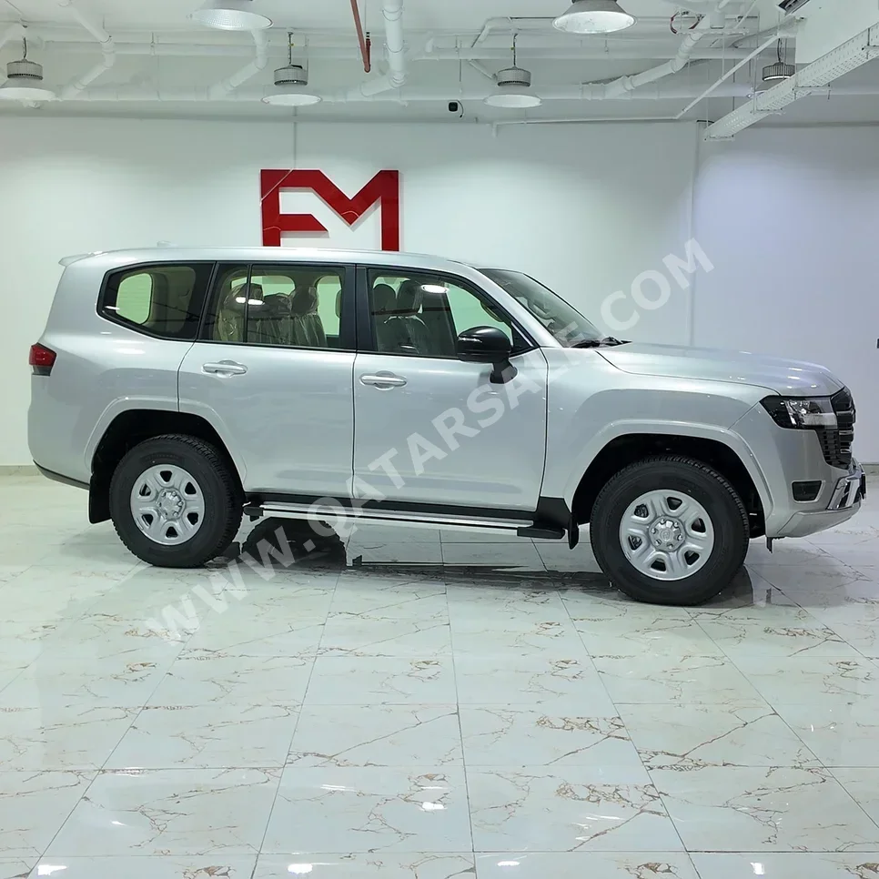 تويوتا  لاند كروزر  جي اكس  2026  اوتوماتيك  0 كم  6 سلندر  دفع رباعي  اس يو في  فضي  تحت الضمان