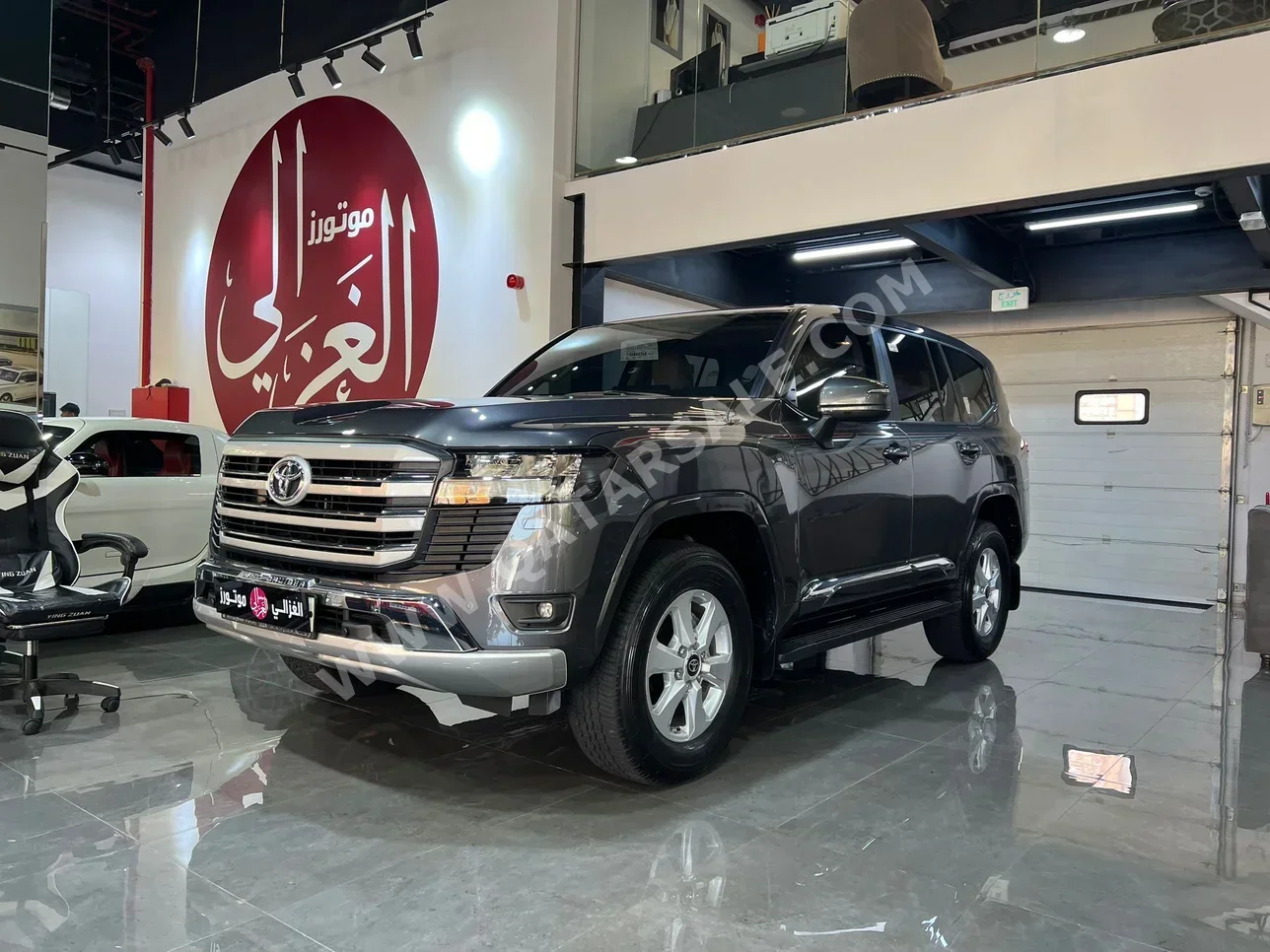تويوتا  لاند كروزر  جي اكس ار  2024  اوتوماتيك  5,000 كم  6 سلندر  دفع رباعي  اس يو في  رمادي  تحت الضمان