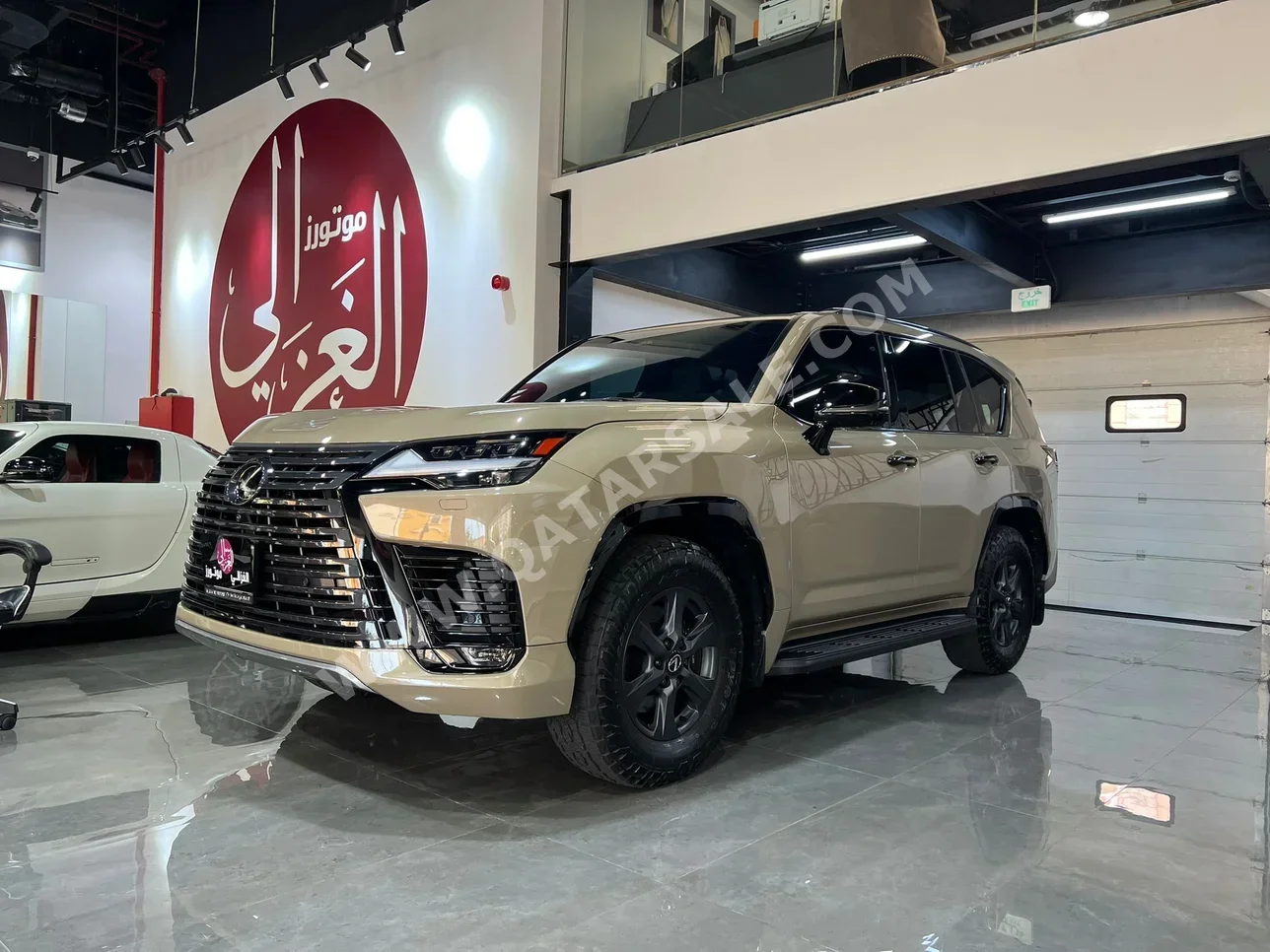 لكزس ال اكس 600 اوفرتريل 2025 اوتوماتيك 7,000 كم 6 سلندر دفع رباعي اس يو في بيج تحت الضمان