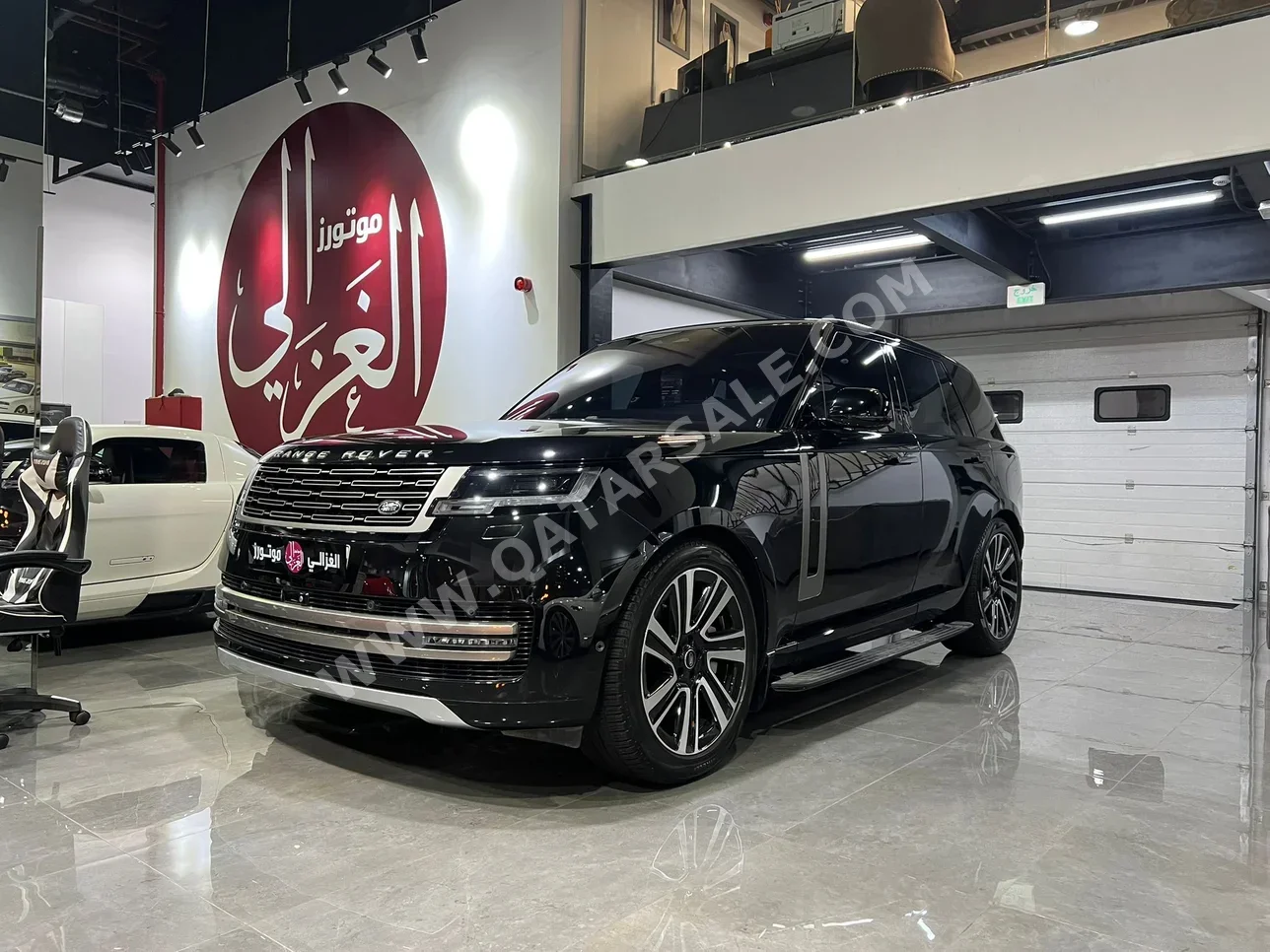 لاند روفر  رنج روفر  فوج اتش اس اي  2023  اوتوماتيك  67,000 كم  8 سلندر  دفع رباعي  اس يو في  أسود  تحت الضمان