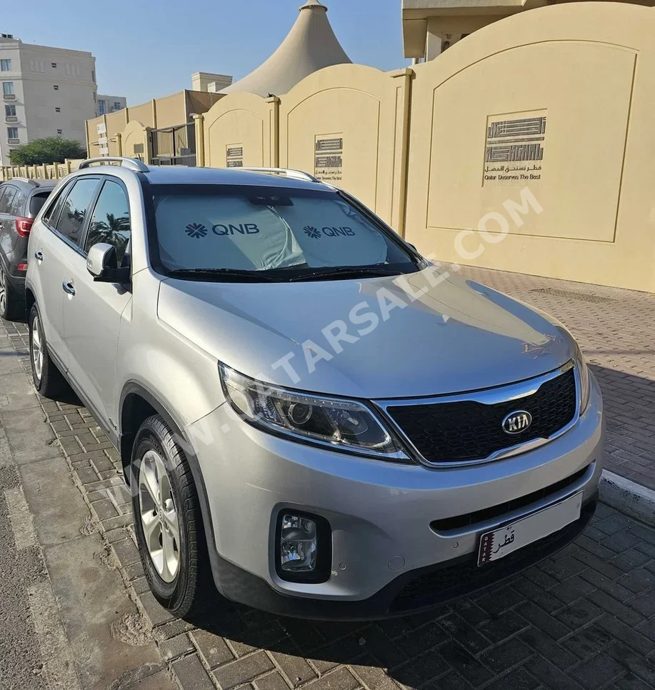 كيا  سورينتو  3.5  2013  اوتوماتيك  115,000 كم  4 سلندر  دفع رباعي  اس يو في  فضي