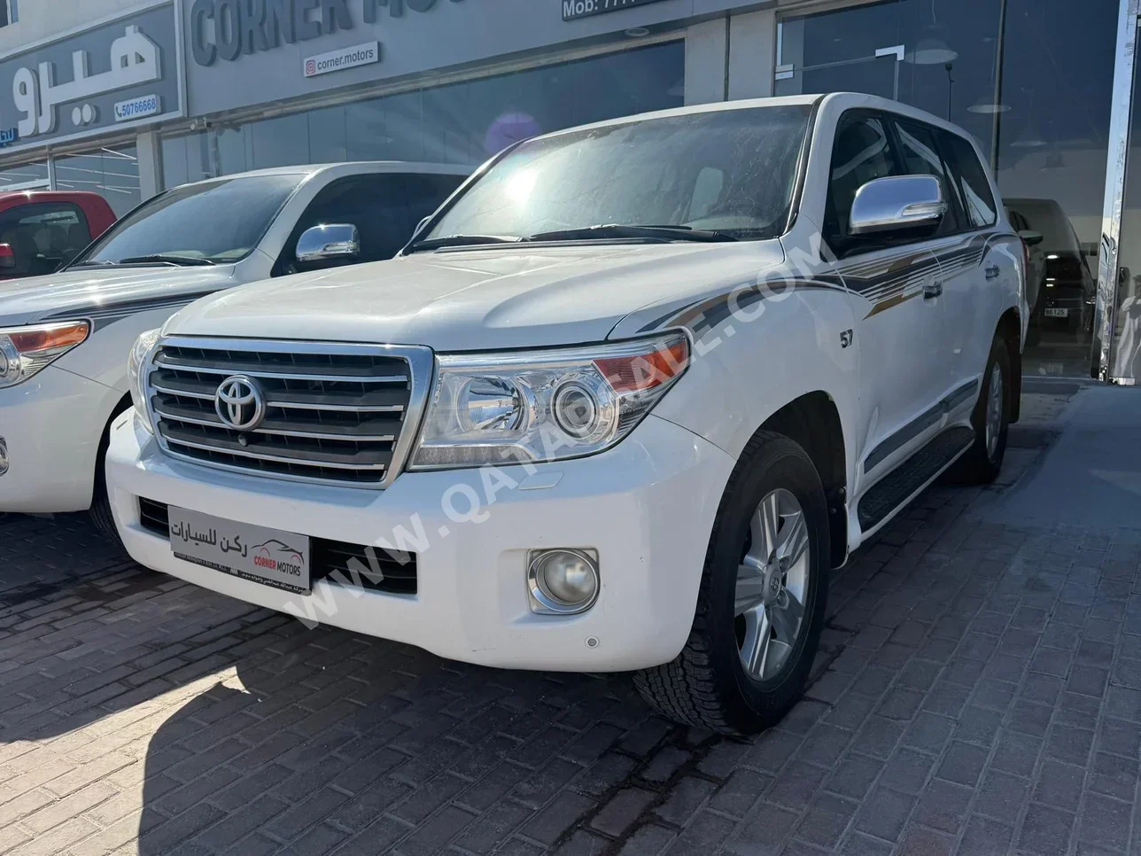 تويوتا  لاند كروزر  في اكس ار  2014  اوتوماتيك  617,000 كم  8 سلندر  دفع رباعي  اس يو في  أبيض