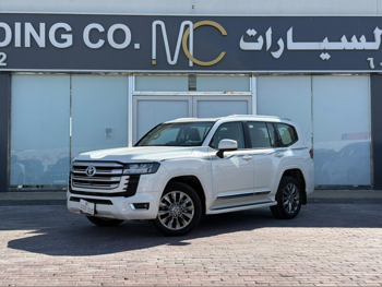 Toyota  Land Cruiser  GXR Twin Turbo  2024  Automatic  42,000 Km  6 Cylinder  Four Wheel Drive (4WD)  SUV  White  With Warranty