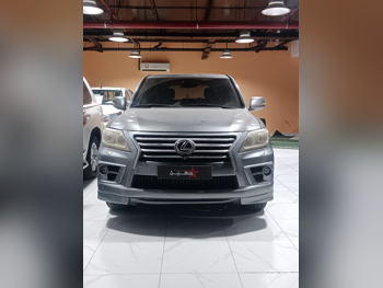 لكزس  ال اكس  570  2010  اوتوماتيك  316,000 كم  8 سلندر  دفع رباعي  اس يو في  رمادي