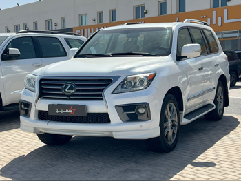 لكزس ال اكس 570 اس 2015 اوتوماتيك 231,000 كم 8 سلندر دفع رباعي اس يو في أبيض