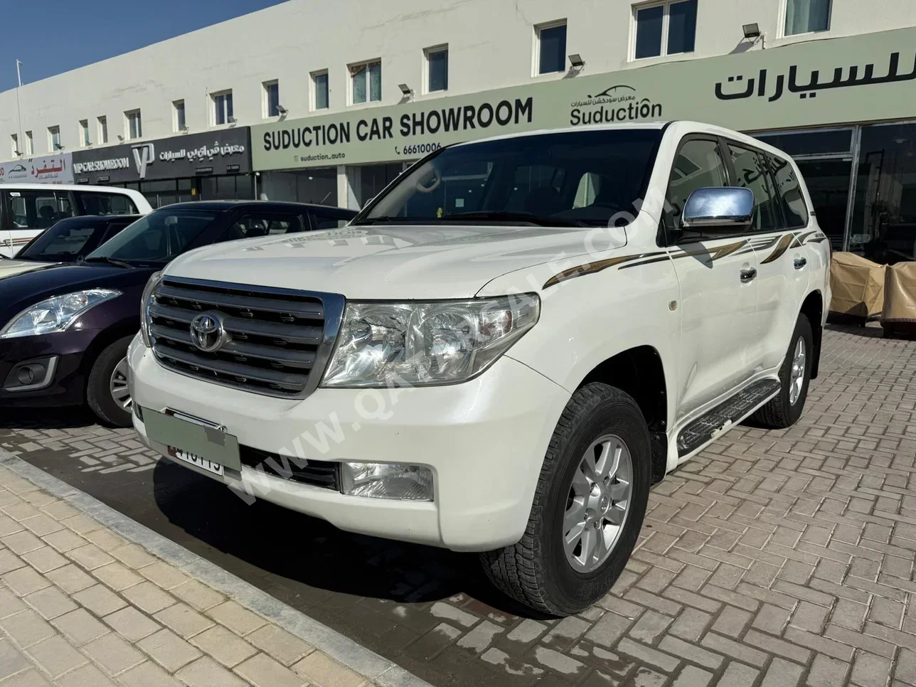 Toyota Land Cruiser GXR 2010 Automatic 300,000 Km 8 Cylinder Four Wheel Drive (4WD) SUV White