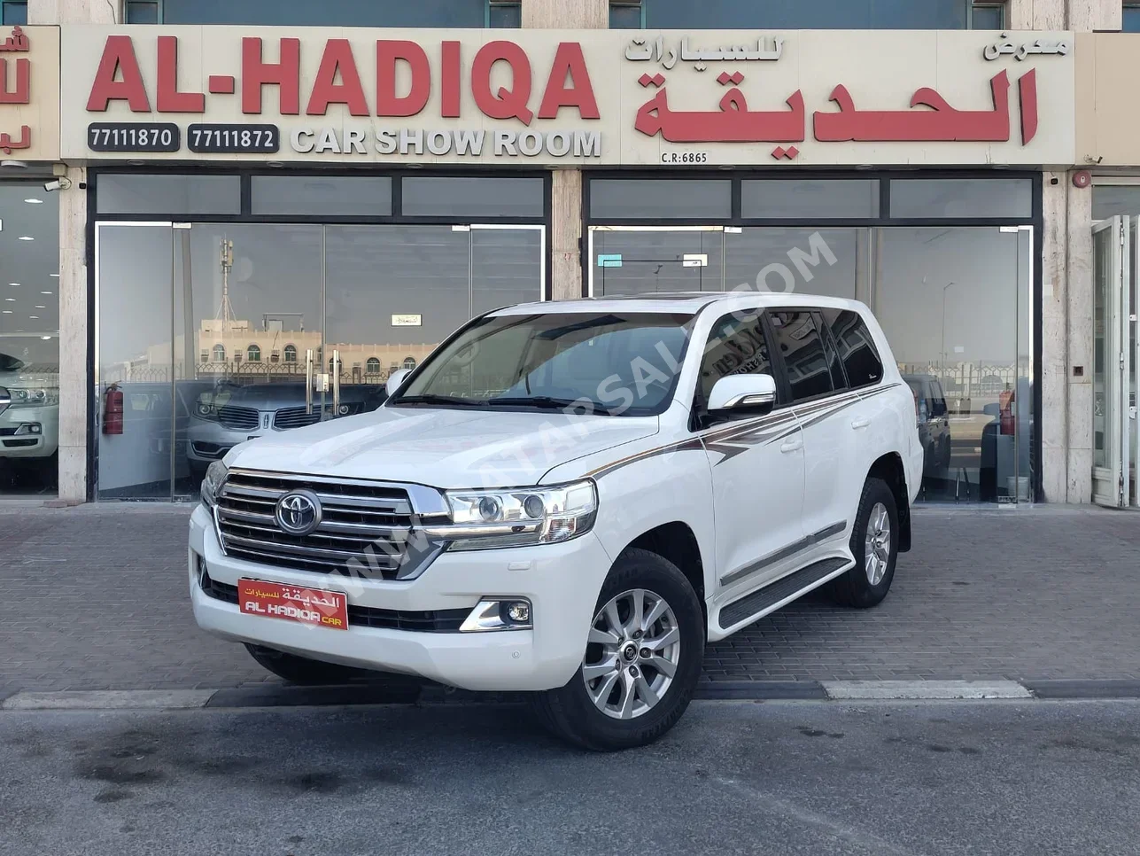 Toyota Land Cruiser GXR 2018 Automatic 202,000 Km 8 Cylinder Four Wheel Drive (4WD) SUV White