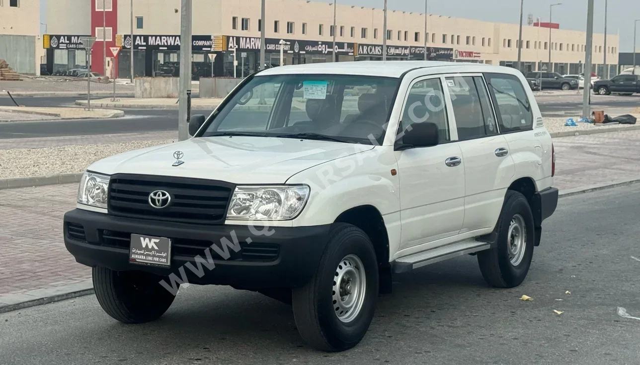 تويوتا  لاند كروزر  جي  2004  اوتوماتيك  31,000 كم  6 سلندر  دفع رباعي  اس يو في  أبيض