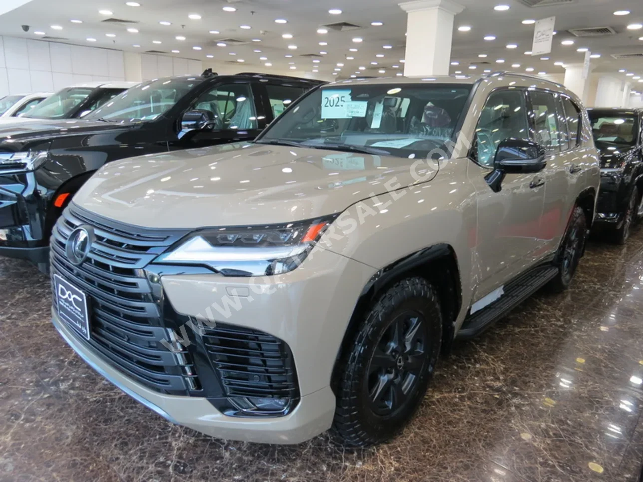 لكزس ال اكس 600 اوفرتريل 2025 اوتوماتيك 0 كم 6 سلندر دفع رباعي اس يو في بيج تحت الضمان