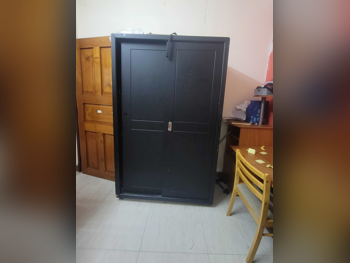 خزائن ودواليب الملابس والزينة - ايكيا  - خزائن  - أسود