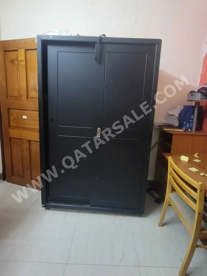 خزائن ودواليب الملابس والزينة - ايكيا  - خزائن  - أسود