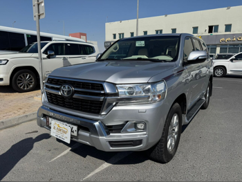 Toyota  Land Cruiser  GXR  2019  Automatic  236,000 Km  8 Cylinder  Four Wheel Drive (4WD)  SUV  Silver