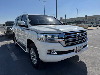 Toyota  Land Cruiser  GXR  2018  Automatic  236,000 Km  8 Cylinder  Four Wheel Drive (4WD)  SUV  White