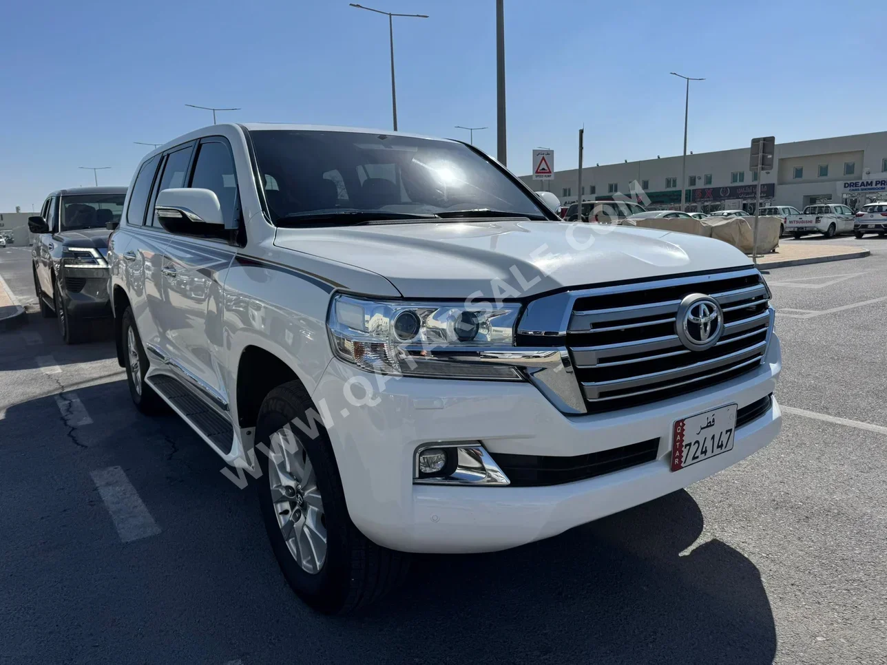 Toyota Land Cruiser GXR 2018 Automatic 236,000 Km 8 Cylinder Four Wheel Drive (4WD) SUV White