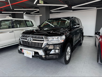Toyota  Land Cruiser  GXR  2019  Automatic  228,000 Km  8 Cylinder  Four Wheel Drive (4WD)  SUV  Black