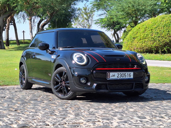 ميني  كوبر  اس  2021  اوتوماتيك  64,000 كم  4 سلندر  سحب امامي  هاتشباك  أسود