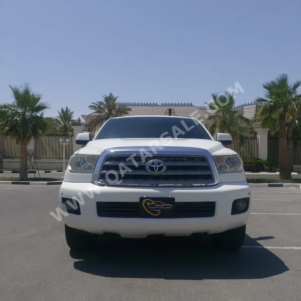 تويوتا  سكويا  اس ار 5  2013  اوتوماتيك  310,000 كم  8 سلندر  دفع رباعي  اس يو في  أبيض