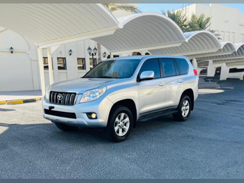 تويوتا  برادو  تي اكس ال  2013  اوتوماتيك  283,000 كم  4 سلندر  دفع رباعي  اس يو في  فضي