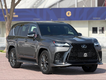 لكزس ال اكس 600 اف سبورت 2024 اوتوماتيك 25,000 كم 6 سلندر دفع كلي مستمر اس يو في رمادي تحت الضمان