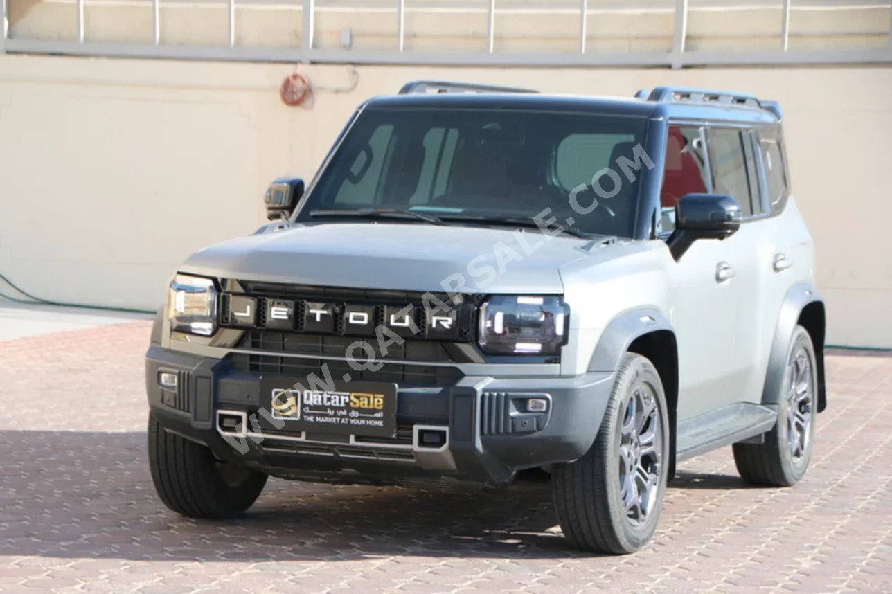 جيتور  تي 2  2025  اوتوماتيك  37,000 كم  4 سلندر  دفع رباعي  اس يو في  رمادي  تحت الضمان