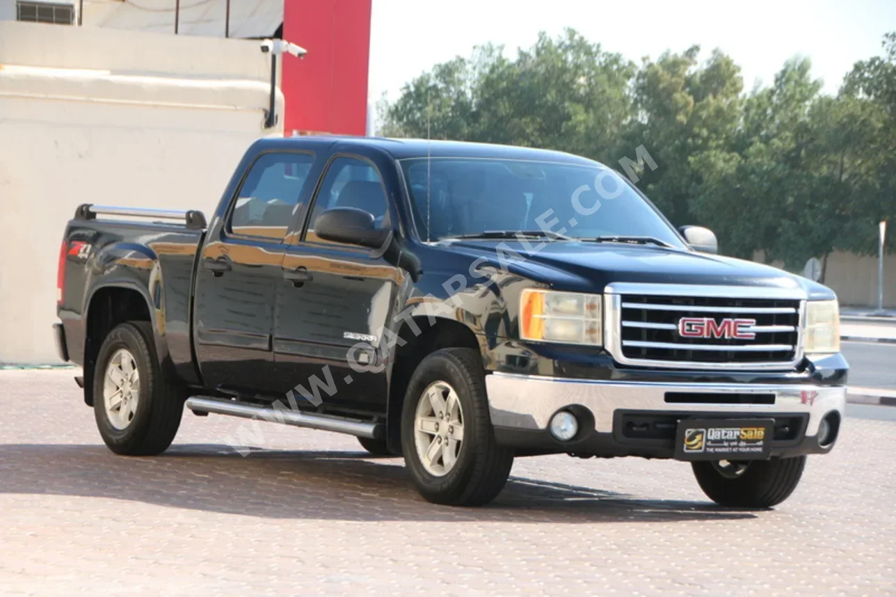 جي ام سي  سييرا  1500  2013  اوتوماتيك  431,000 كم  8 سلندر  دفع رباعي  بيكب  أسود